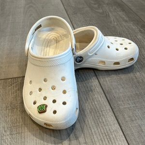White Crocs kids boys girls size 1 J1